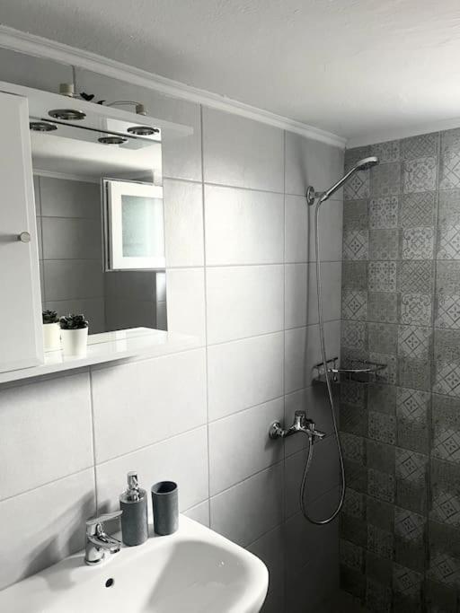 Eirini'S House Apartment Paralia Dionysiou Ngoại thất bức ảnh
